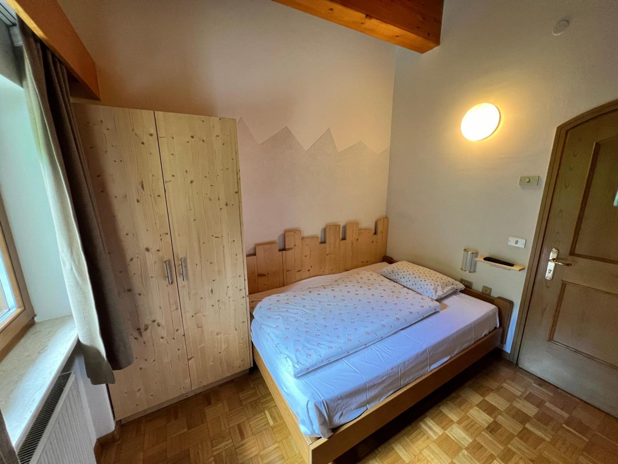 סוראגה Garni Eden Bed And Breakfast מראה חיצוני תמונה