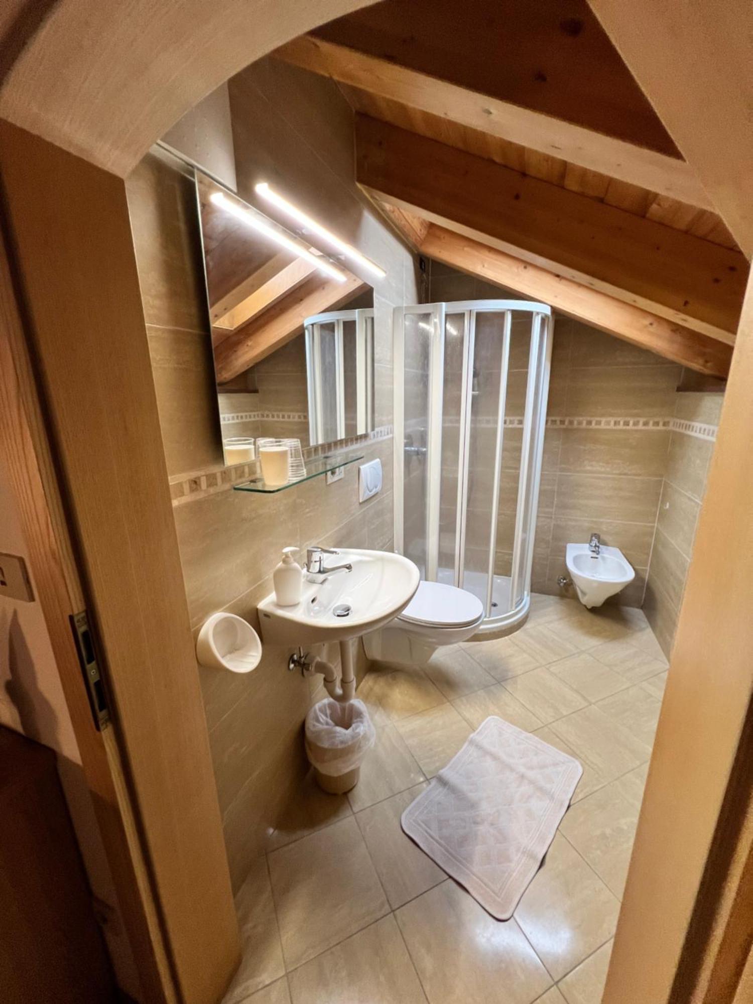 סוראגה Garni Eden Bed And Breakfast מראה חיצוני תמונה