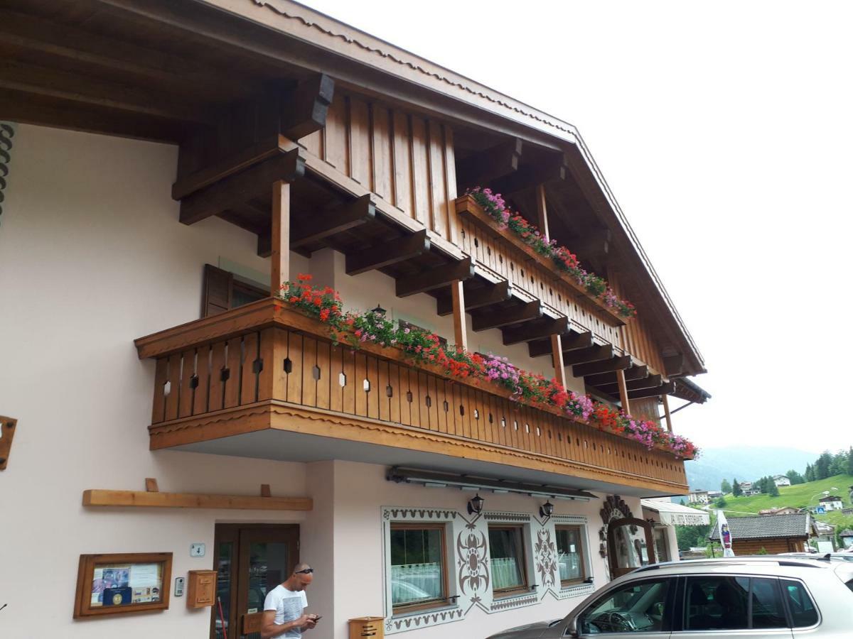סוראגה Garni Eden Bed And Breakfast מראה חיצוני תמונה